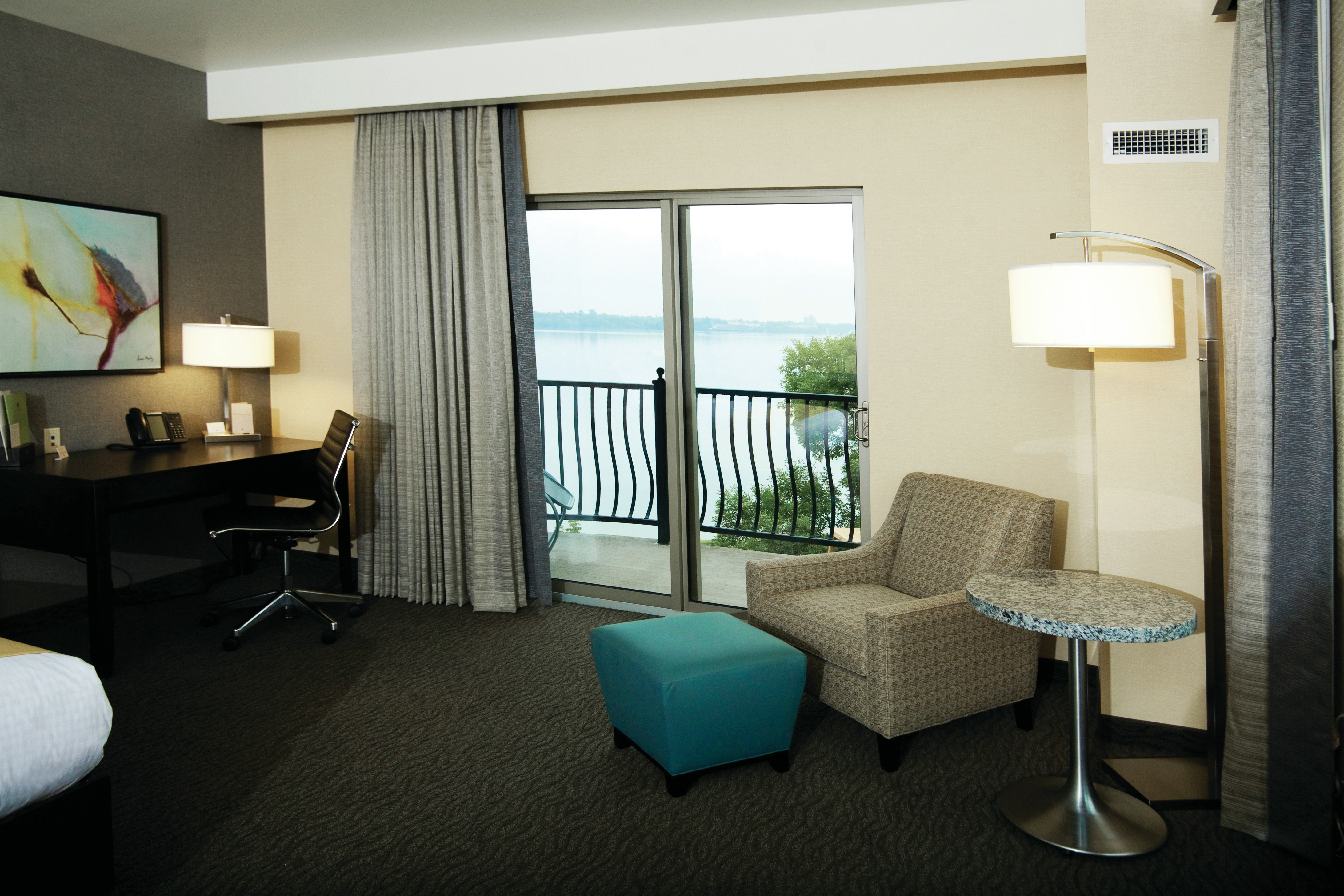 Doubletree By Hilton Hotel Bemidji 21/35