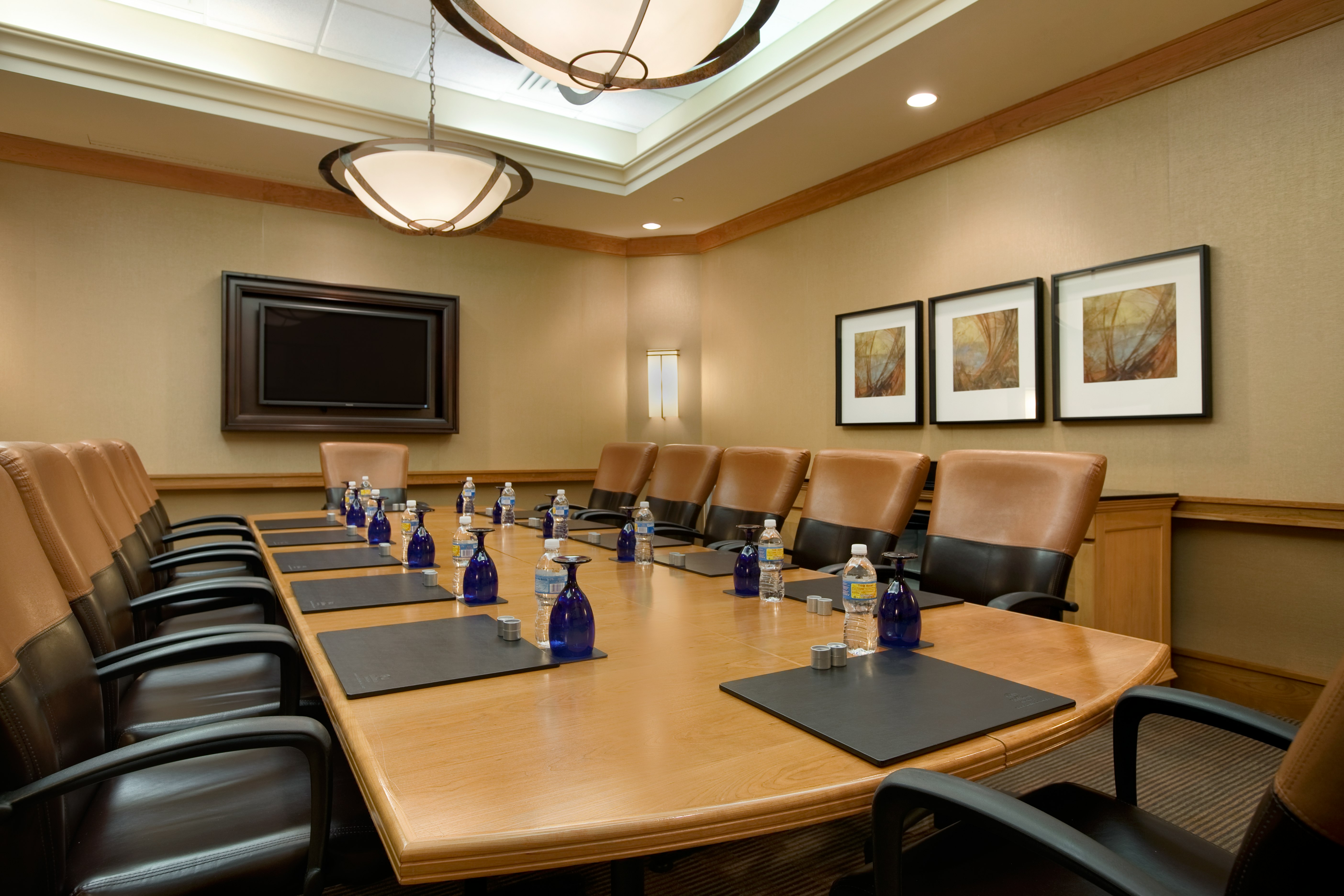 Hilton Chicago/Oak Brook Suites 36/56