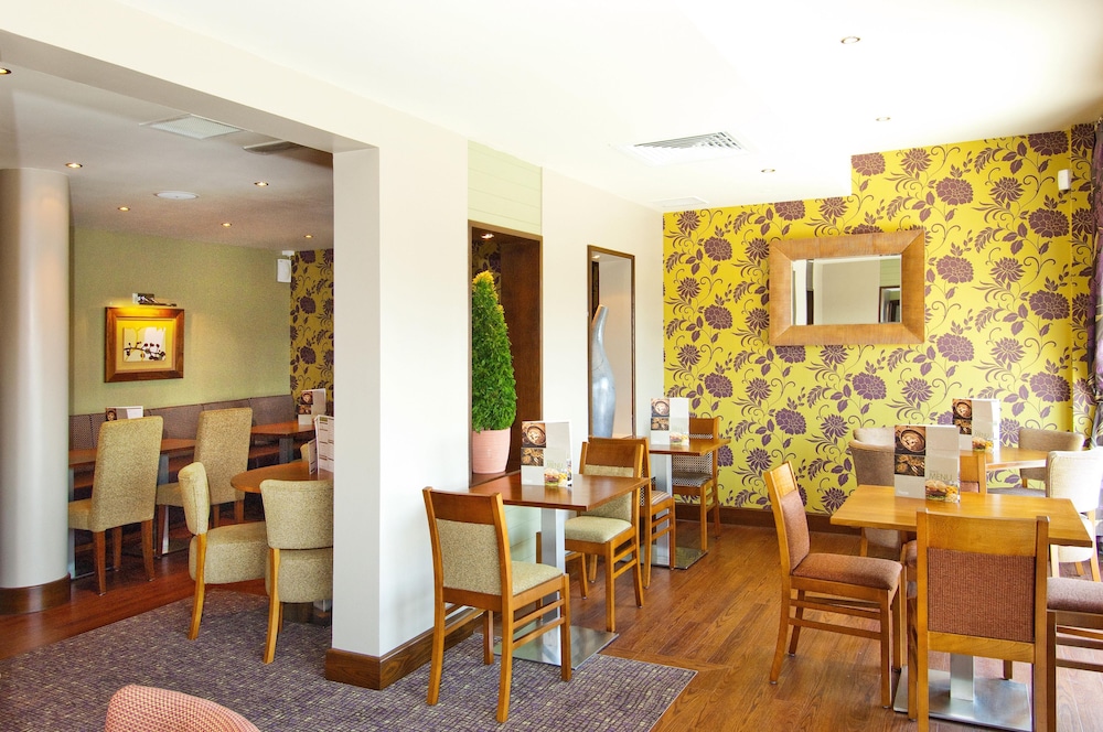 Premier Inn London Gatwick Airport Manor Royal 39/48