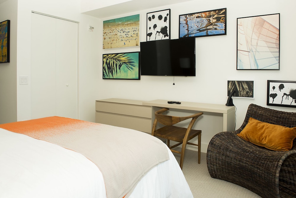 H Beach Resort Rentals 17/49