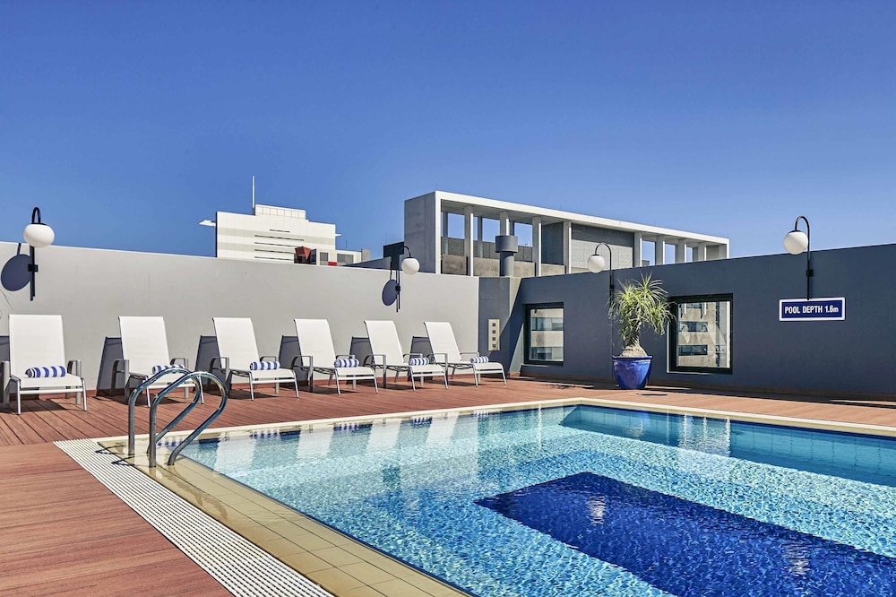 Mercure Perth 68/72