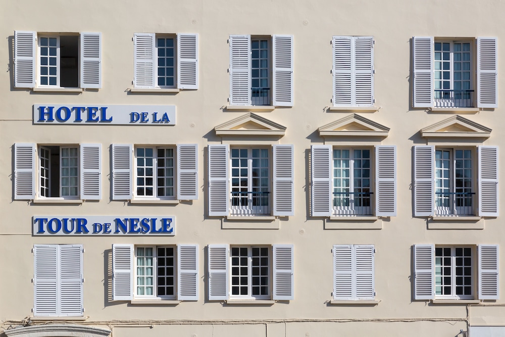 Hotel La Tour de Nesle Rochelle Vieux Port in LA ROCHELLE