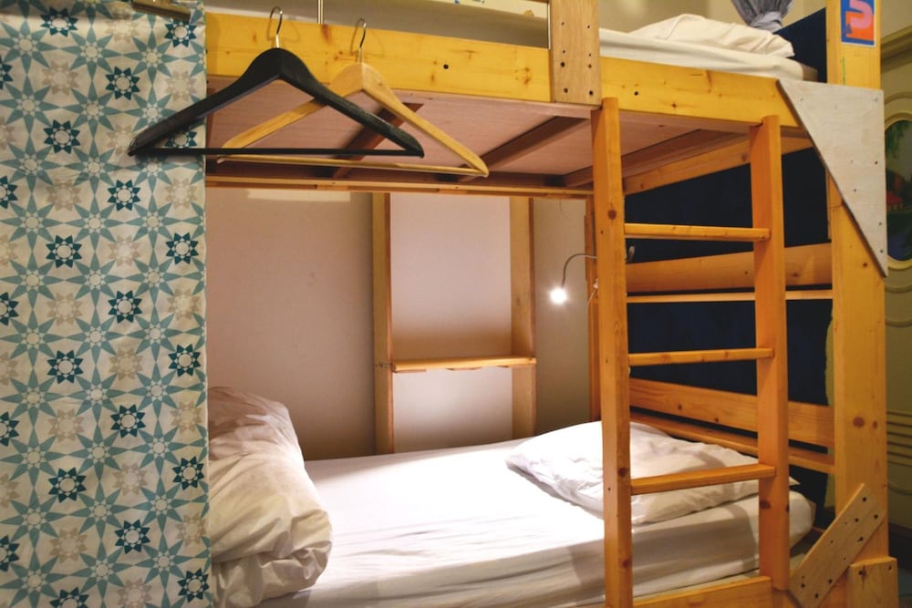 Fish Hostel 18/50