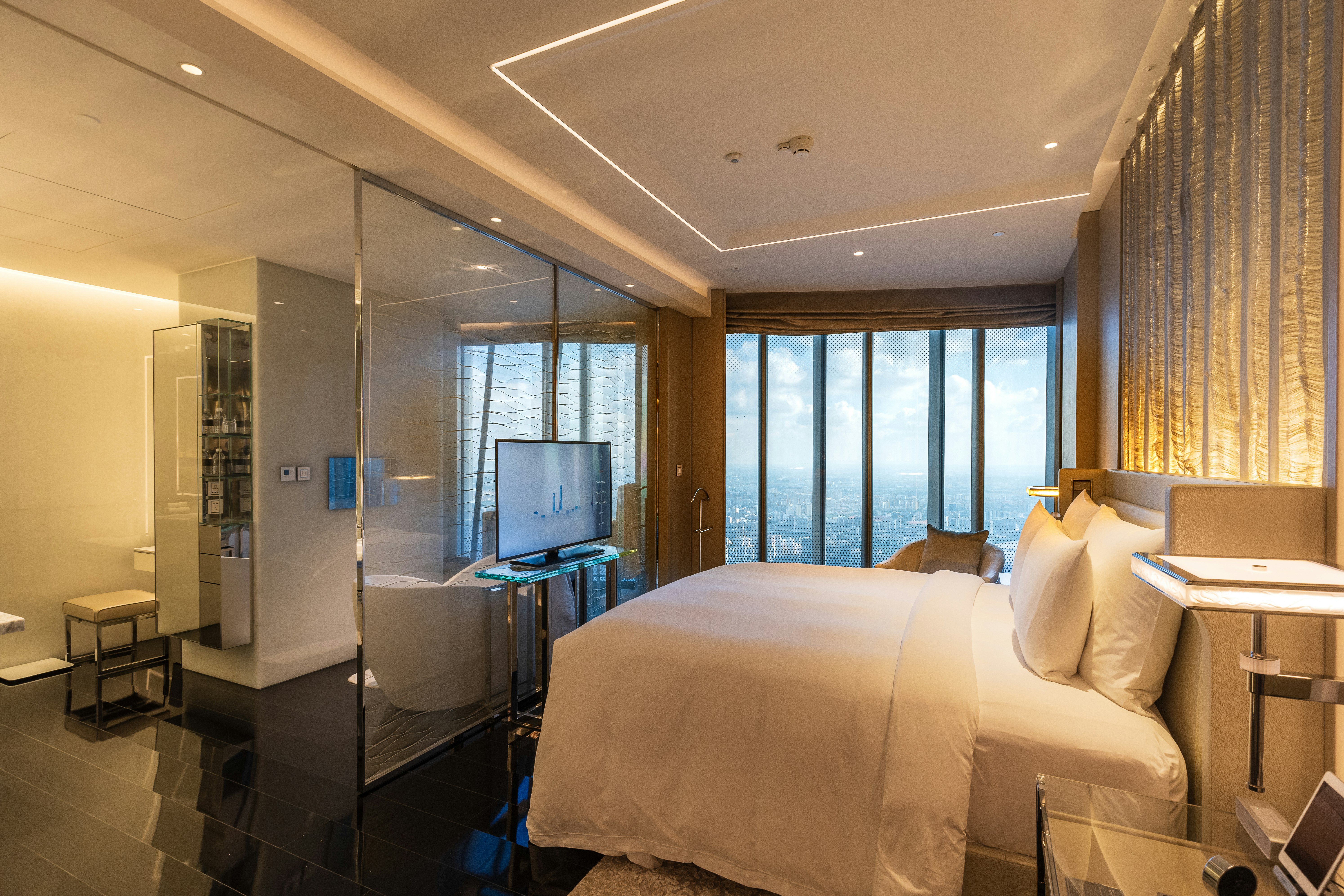 Suite, River View