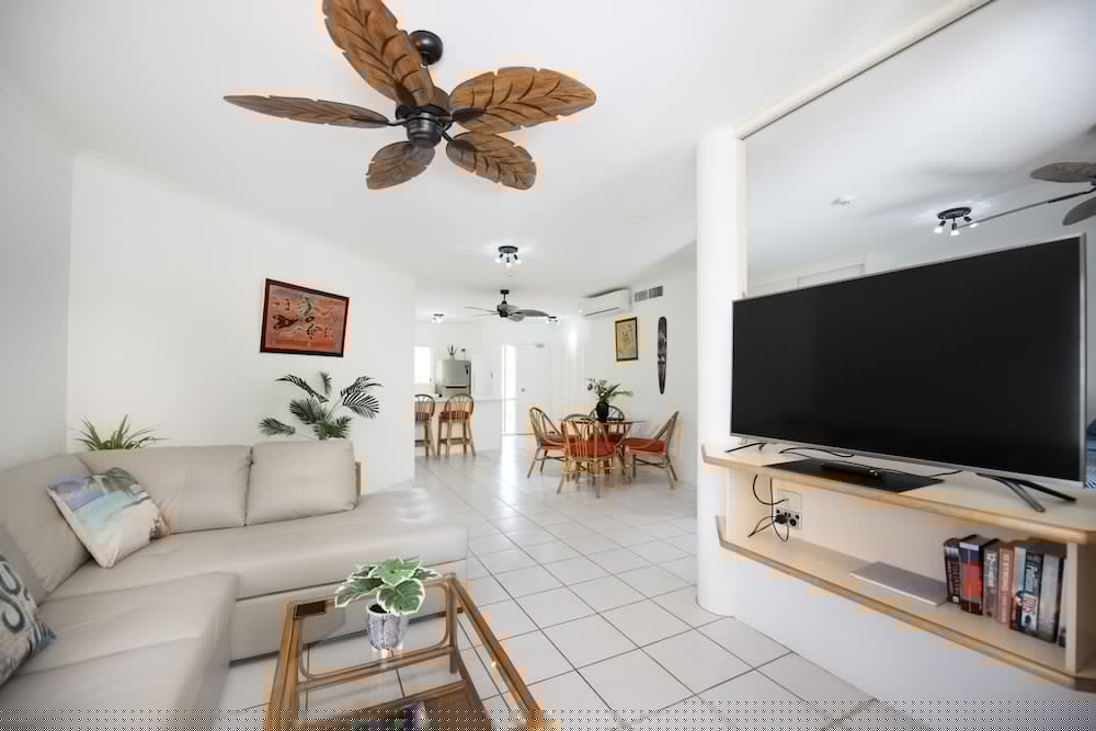 Golden Sands Beachfront Resort 31/70