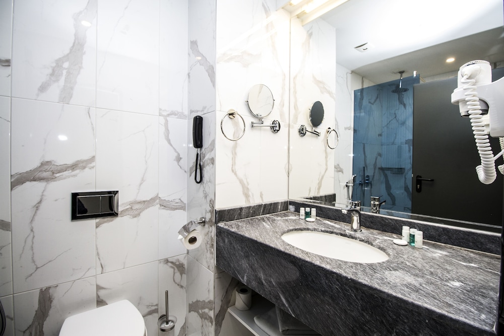 Best Western Plus Premium Inn 16/57