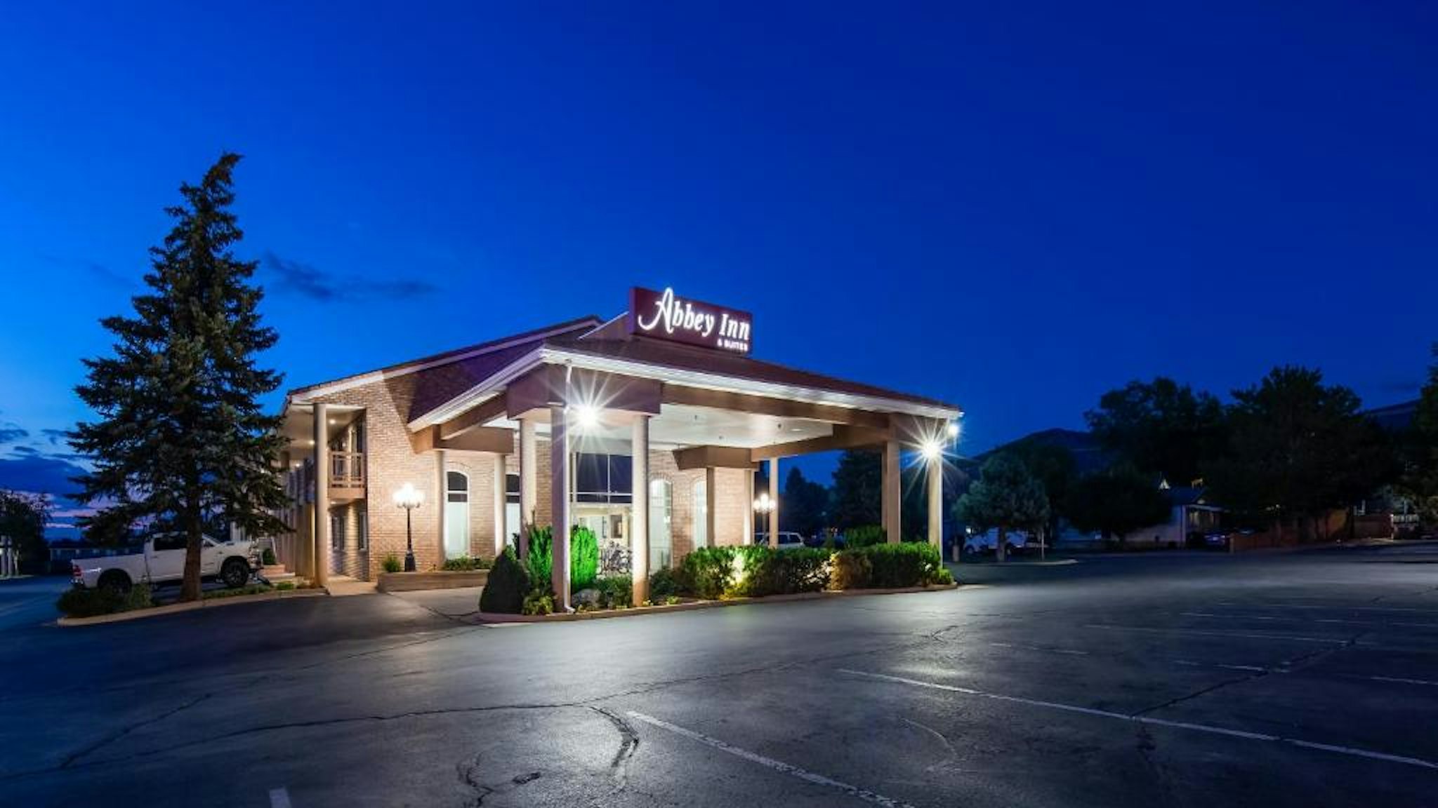 Abbey Inn 2/65