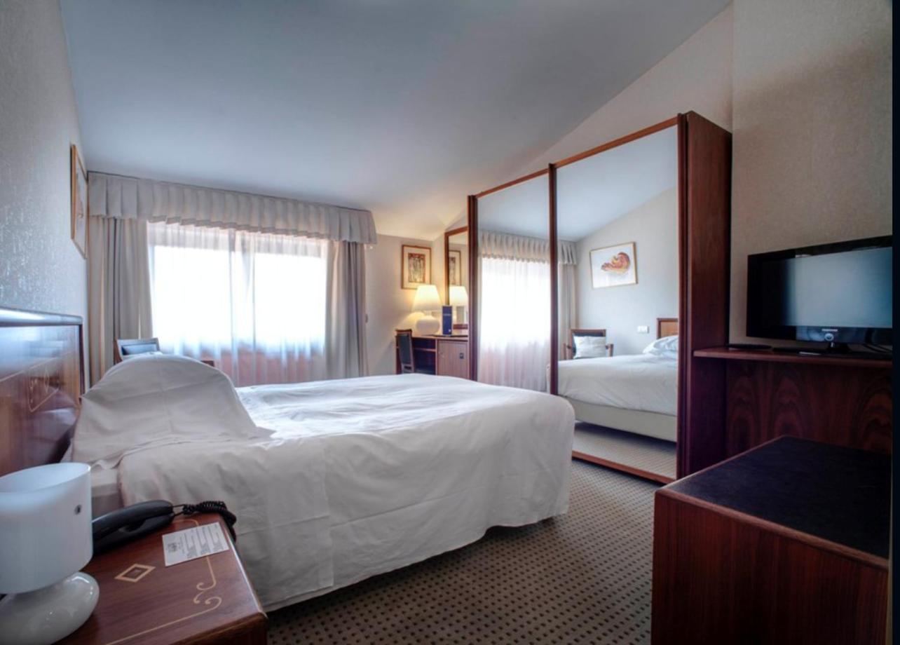 غرفة بسرير مزدوج أو سريرين منفصلين، Arli Hotel Business And Wellness 2/4