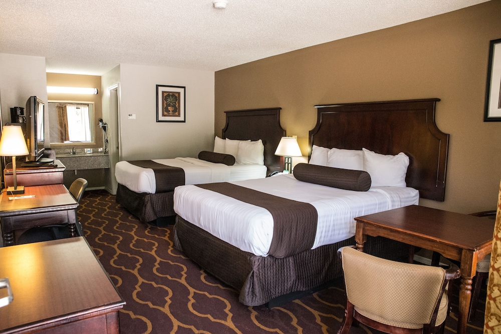 Mockingbird Inn Suites 17/49
