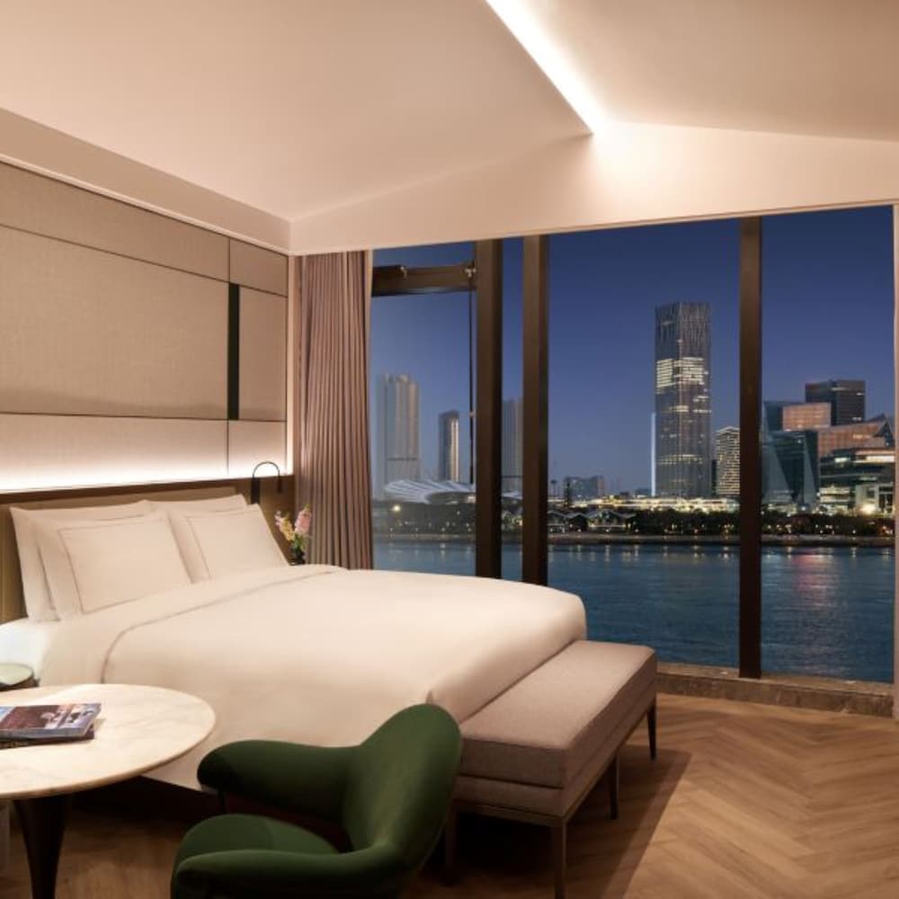 Luxury, Single, King Bed, Beach View
