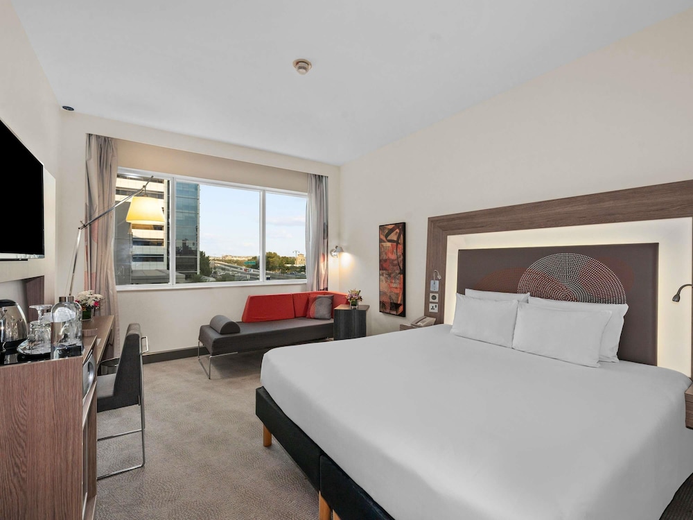 Novotel World Trade Centre Dubai 24/70