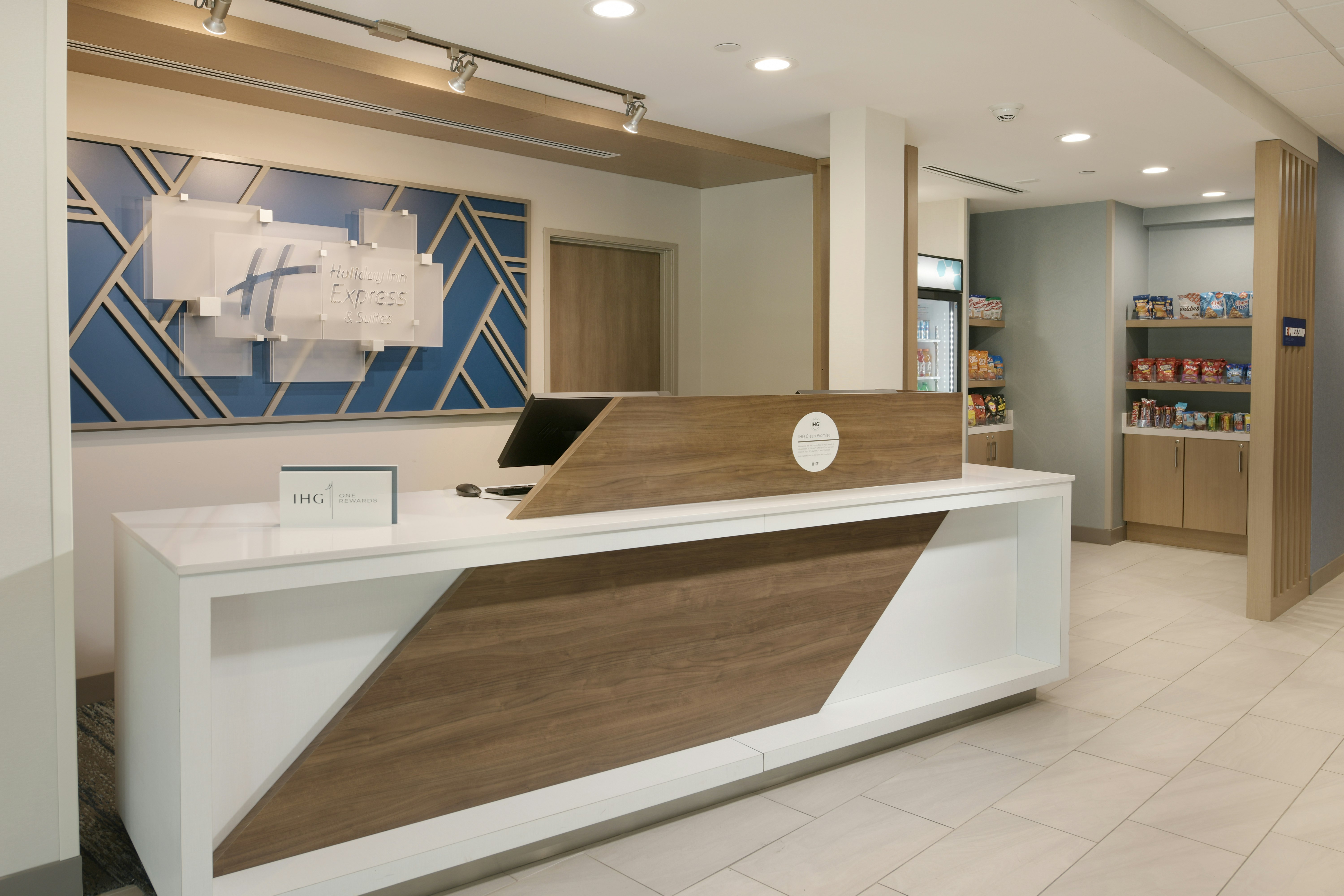 Holiday Inn Express and Suites Williamstown - Glassboro, an IHG Hotel (ex. Best Western Monroe Inn) 12/62