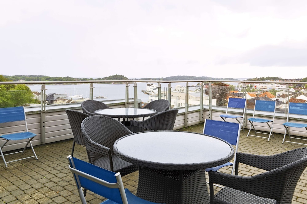Home Hotel Grimstad 50/61
