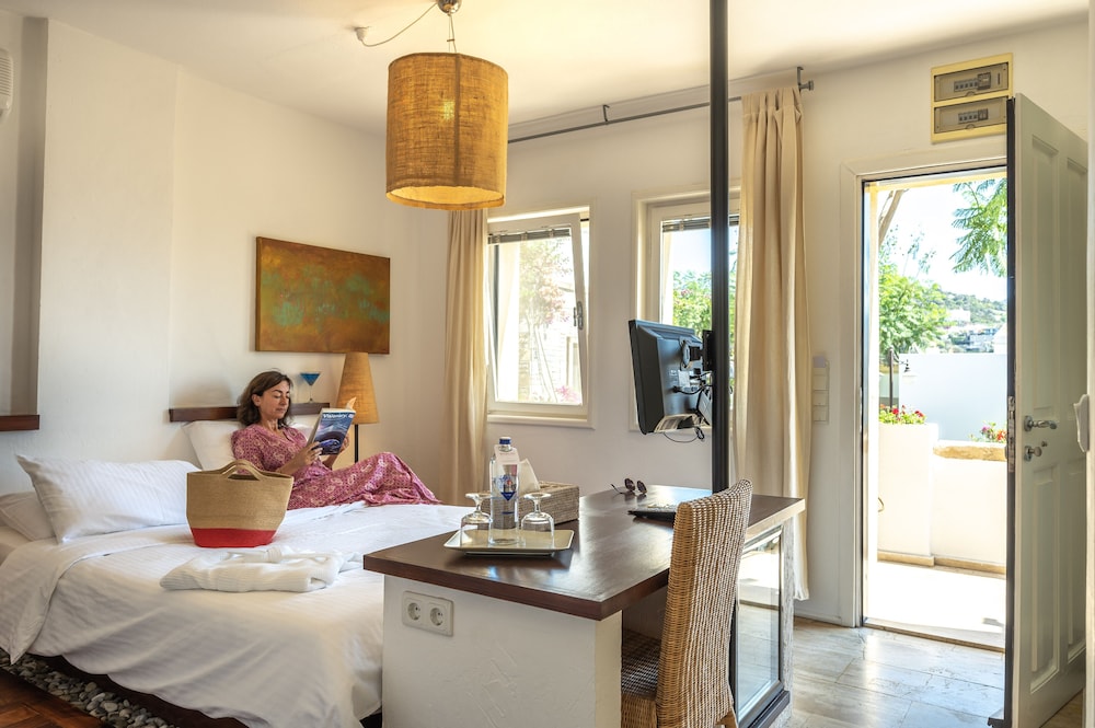 4reasons Hotel And Bistro 40/76