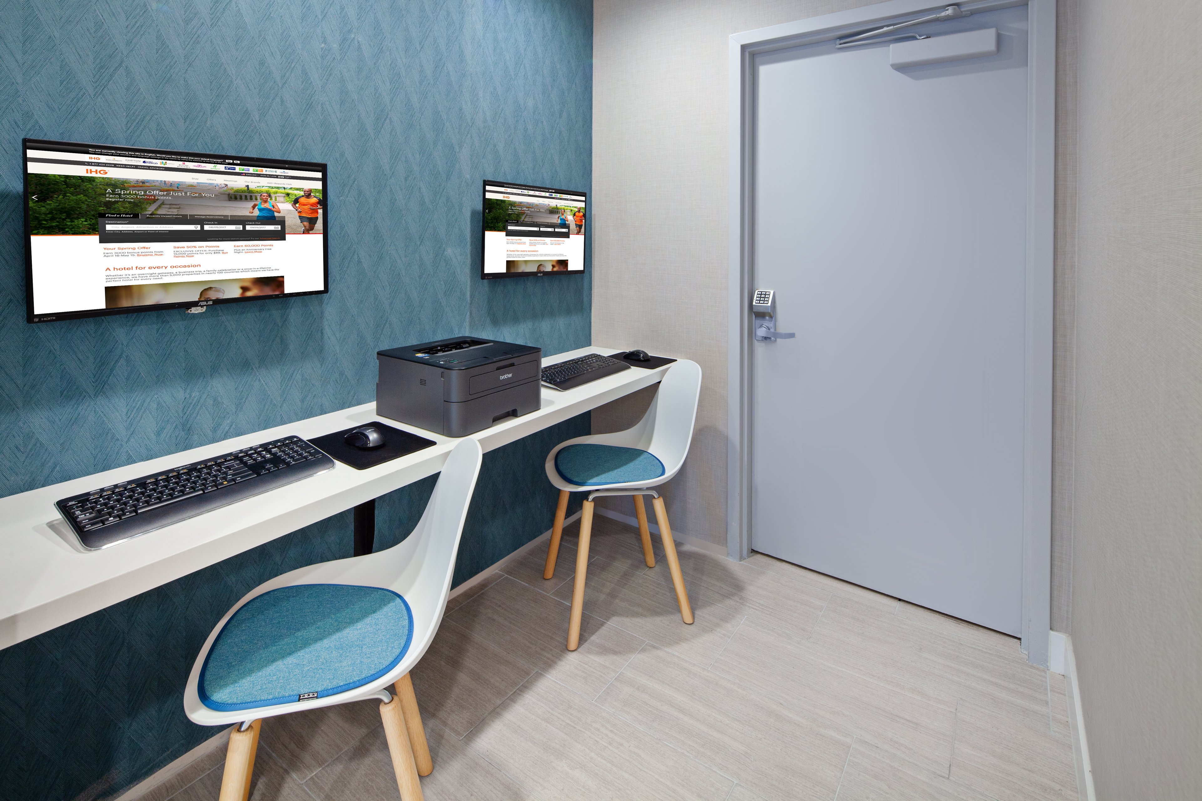 Holiday Inn Express Hollywood Walk of Fame An Ihg Hotel 53/65