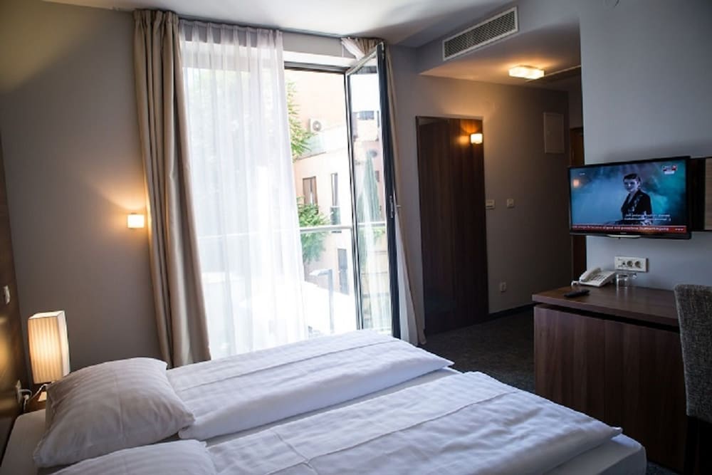 Slisko Hotel 25/66