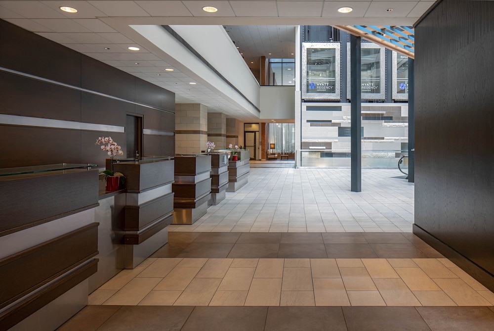 Hyatt Regency Indianapolis 30/69