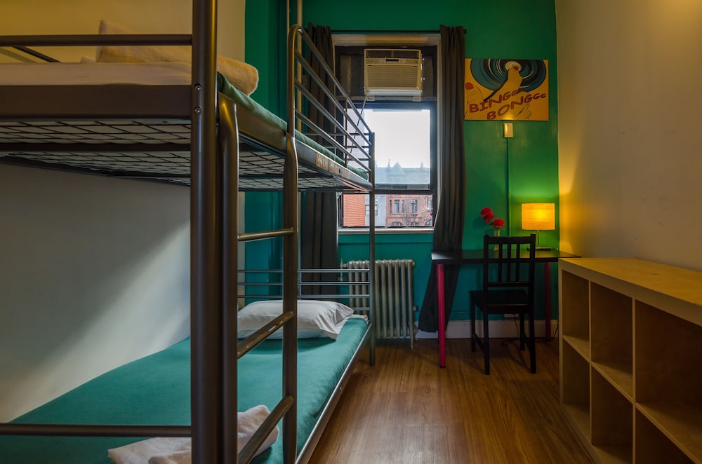 Jazz On The Park Hostel 11/24