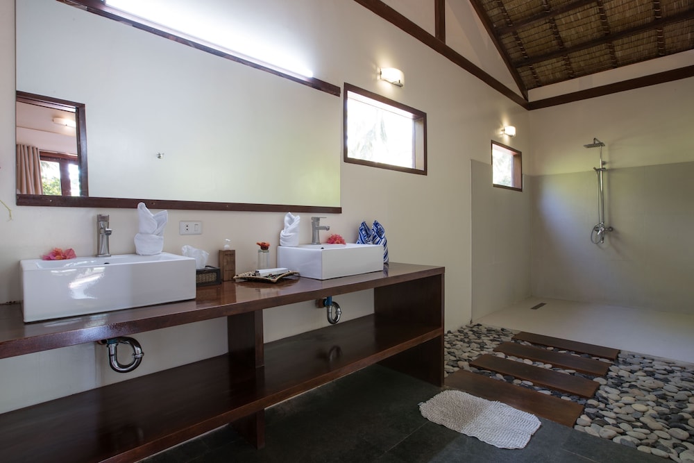 Last Frontier Beach Resort - Adults Only 12/68