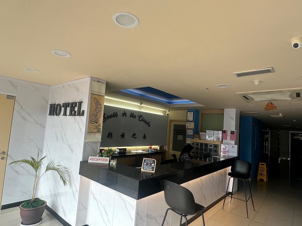 South of the clouds HOTEL KL Sentral 6/30