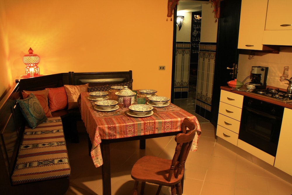 Mirabilia Arab House 23/28