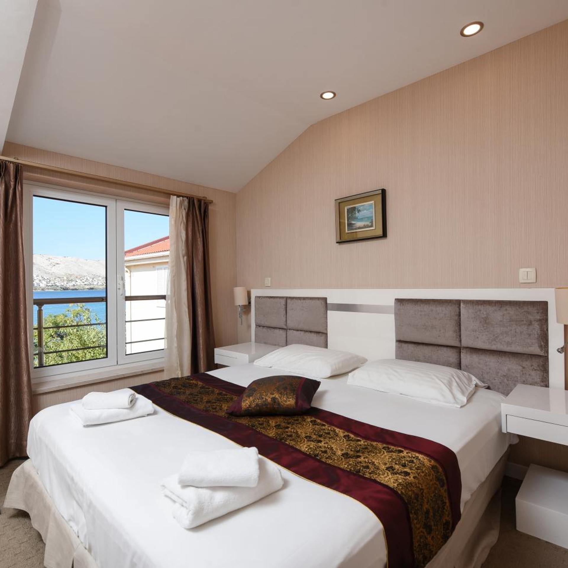 غرفة بسرير مزدوج بإطلالة على البحر، Hotel Park Smokva 2/10