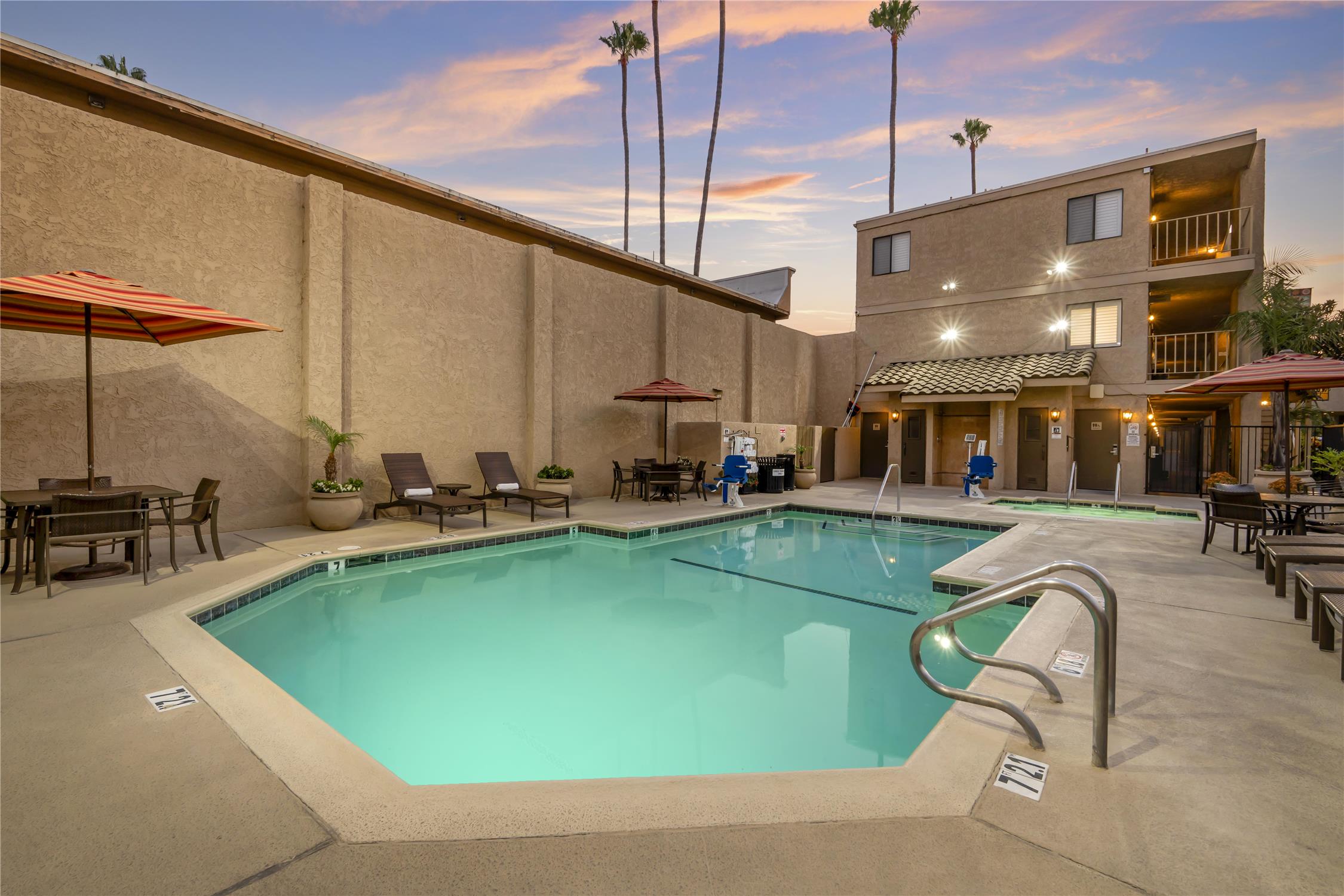Best Western Plus Anaheim Inn 59/59
