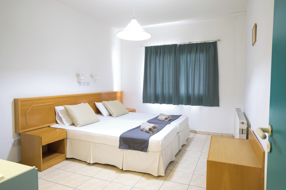 DebbieXenia Hotel Apartments 8/45
