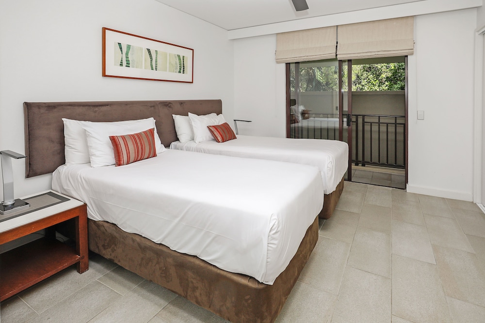 Apartment 316 at Sea Temple Palm Cove 18/50