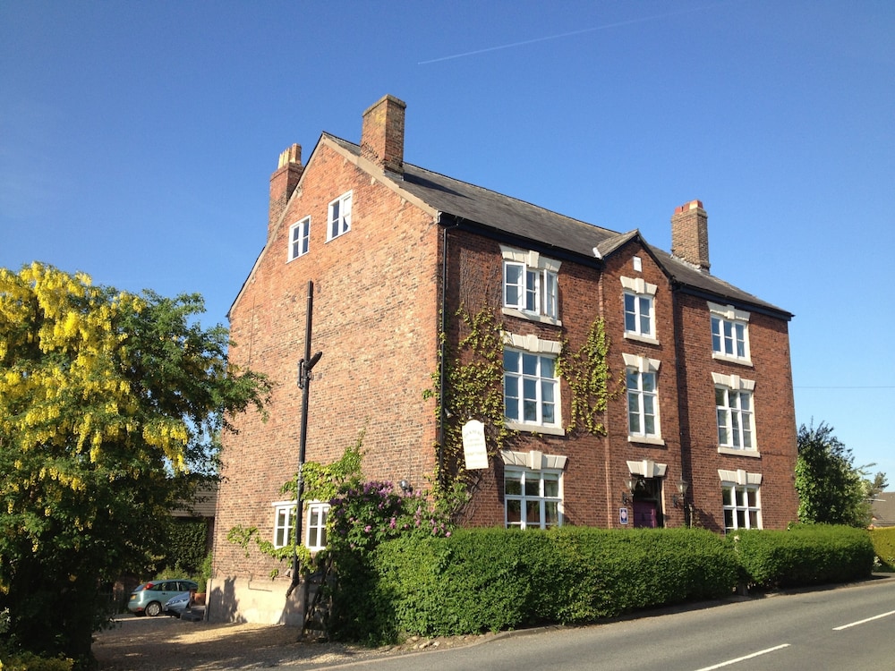 Pickmere Country Guest House 1/50