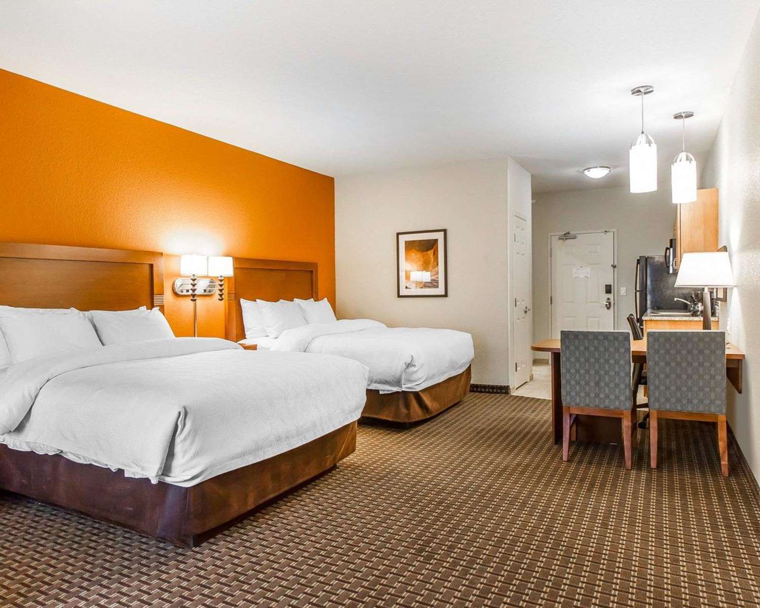 Efficiency, Suite, 1 King and 2 Queen Beds