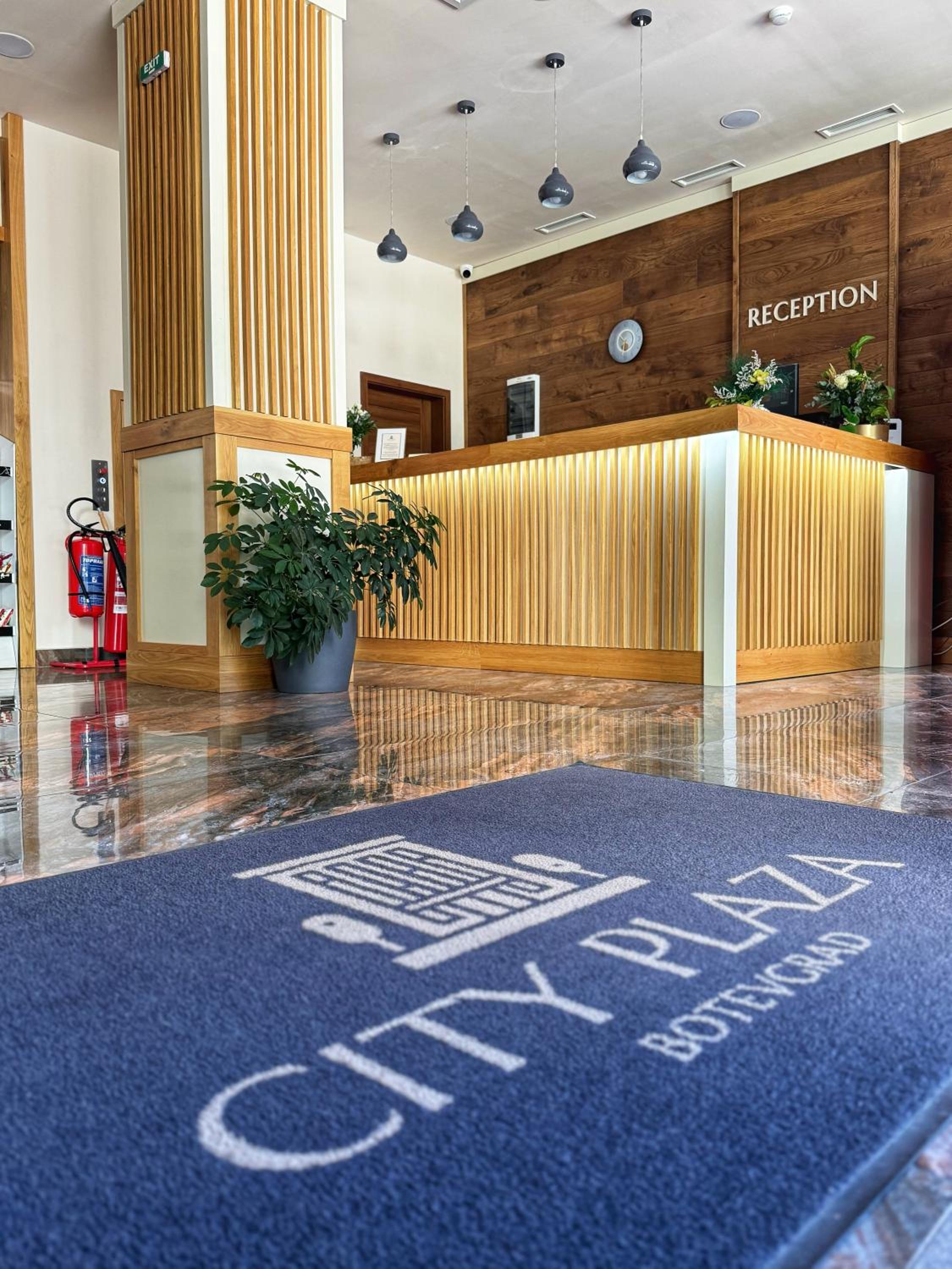 City Plaza Hotel 7/23