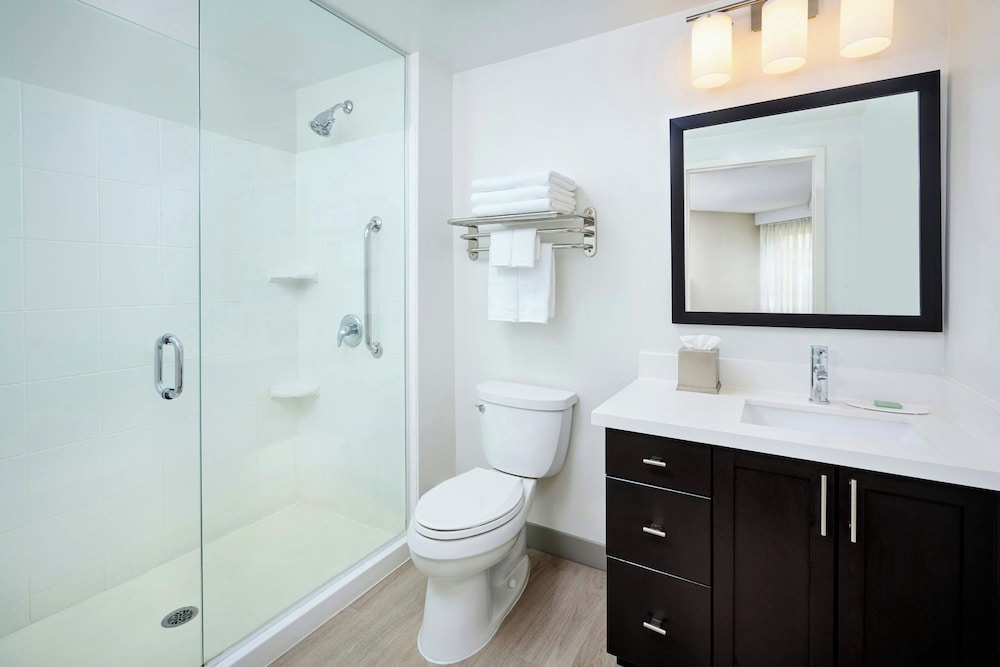 TownePlace Suites by Marriott Mississauga – Airport Corporate Centre 61/63