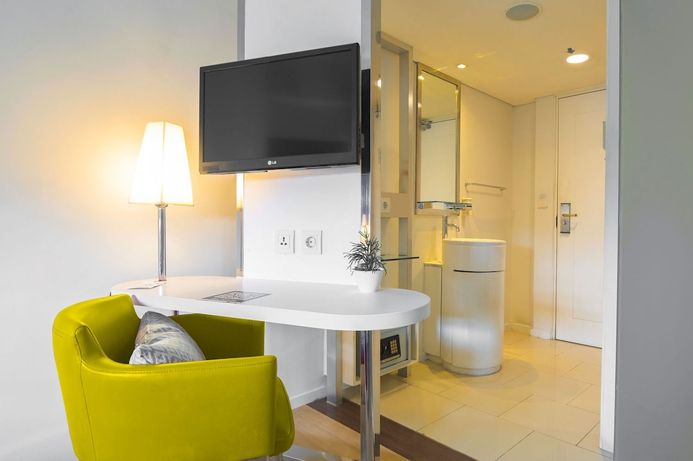 1o1 Urban Jakarta Kelapa Gading the Bnb 69/72