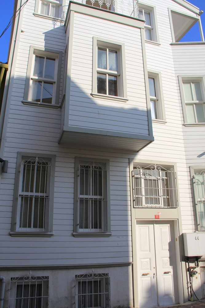 Jasmine Apartment 2/55