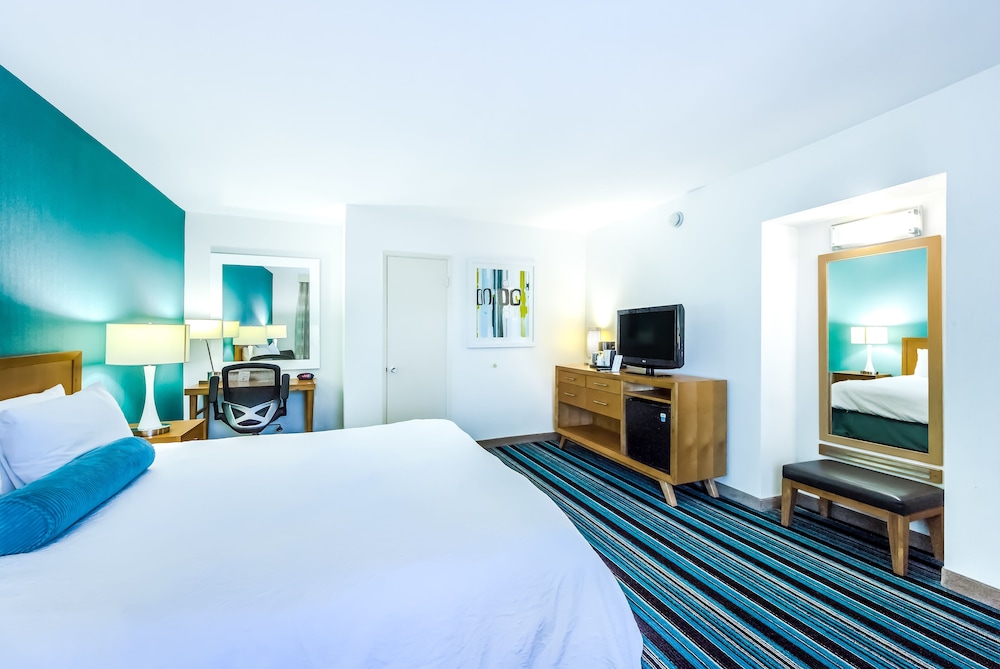 The Olivia Hotel 16/48