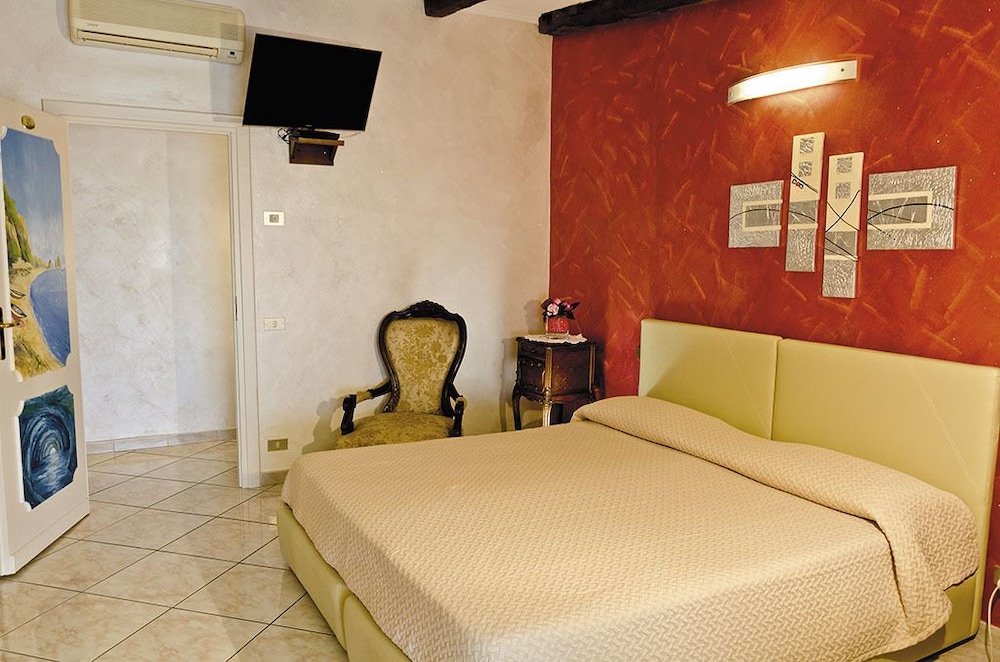Leonardo's B&B 7/31
