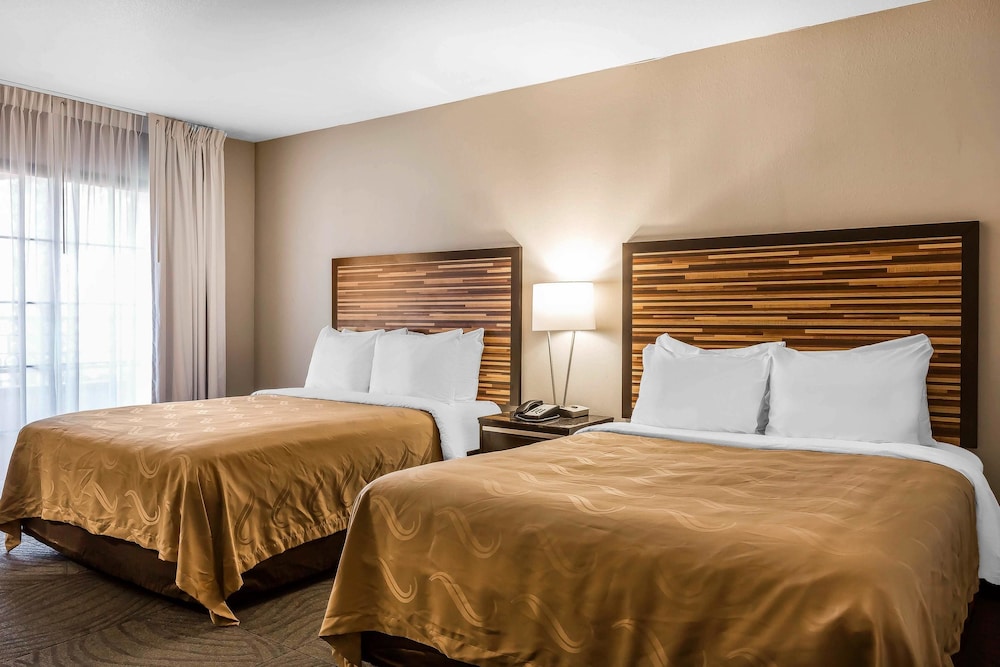 Quality Inn Fallbrook I 15 19/34