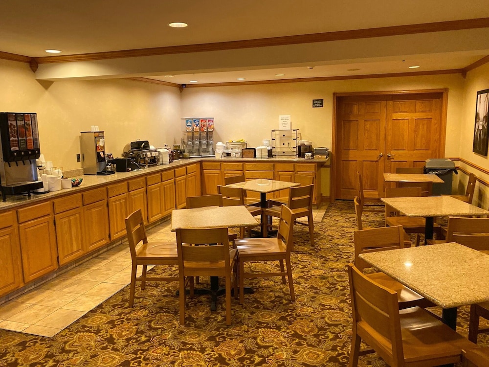 Port Wisconsin Inn and Suites 43/59