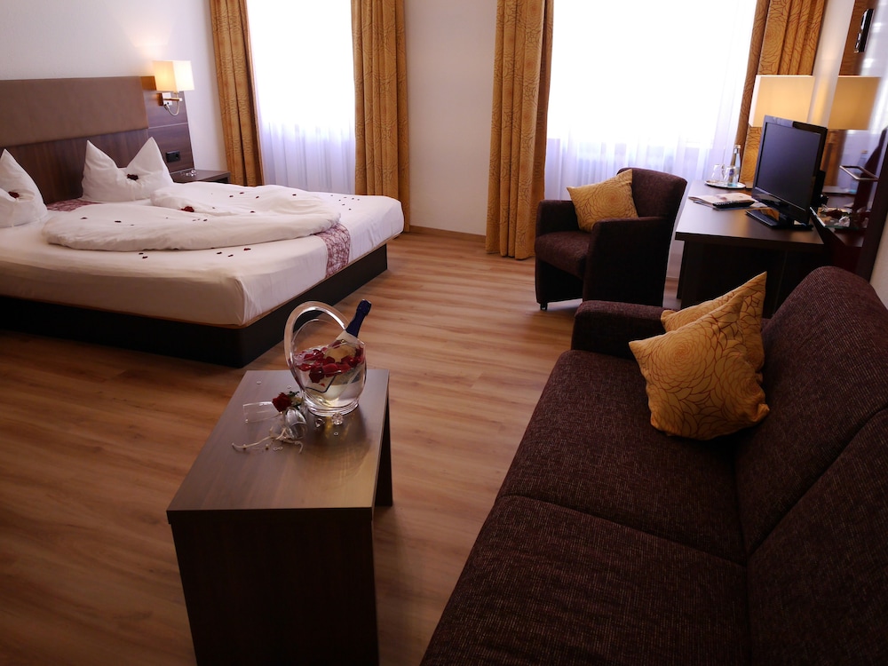 Romantica Hotel Blauer Hecht 24/57