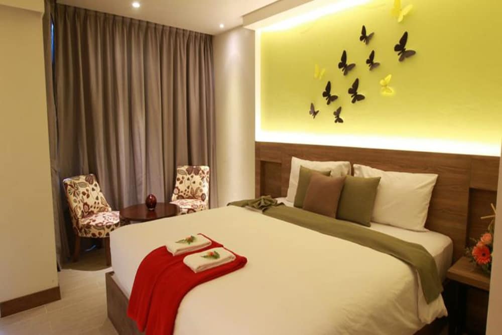 Levana Hotel 8/45