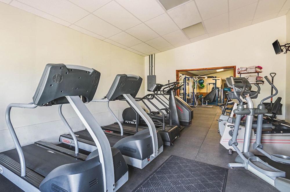 Quality Inn & Suites Frostburg-Cumberland 37/58