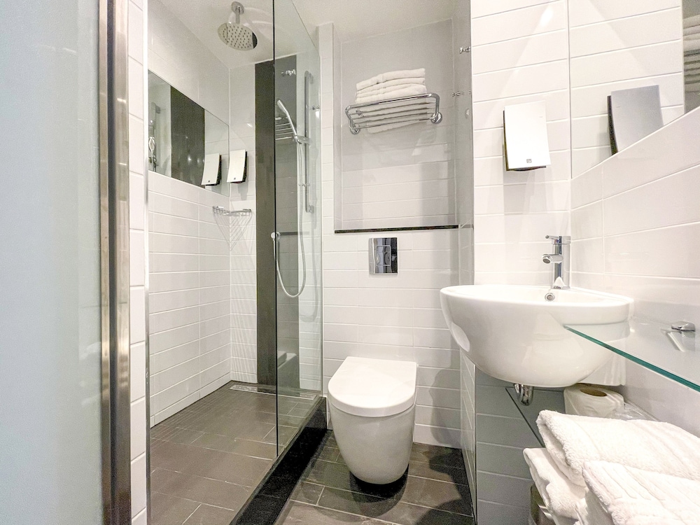 غرفة قياسية بسرير مزدوج، Four Points Flex by Sheraton Cardiff 3/6