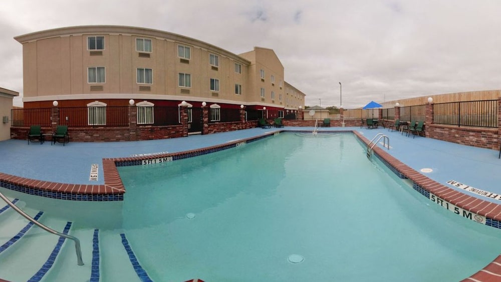 Holiday Inn Express Hotel Suites Snyder 1/54