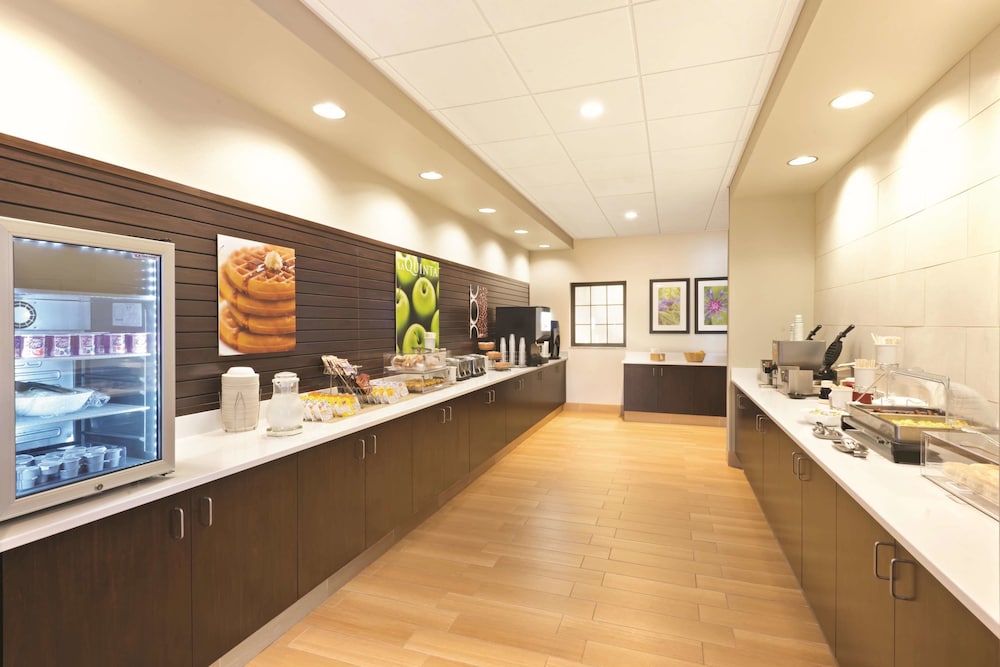 La Quinta Inn and Suites by Wyndham Billings 26/44