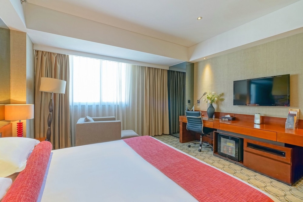 Rsun Hotel 13/50