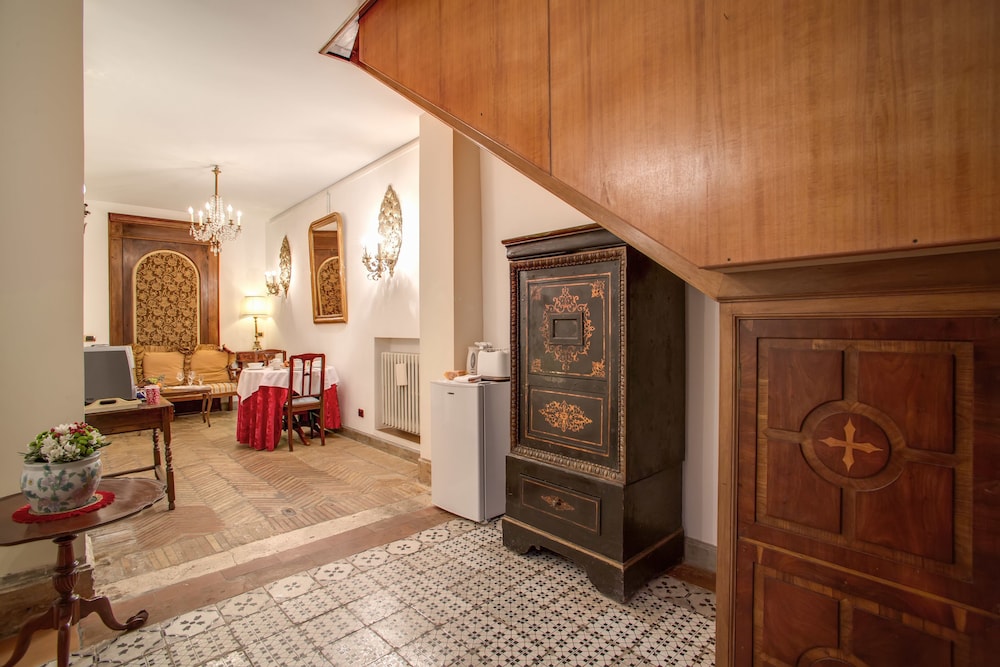Navona Gallery Suites 3/50