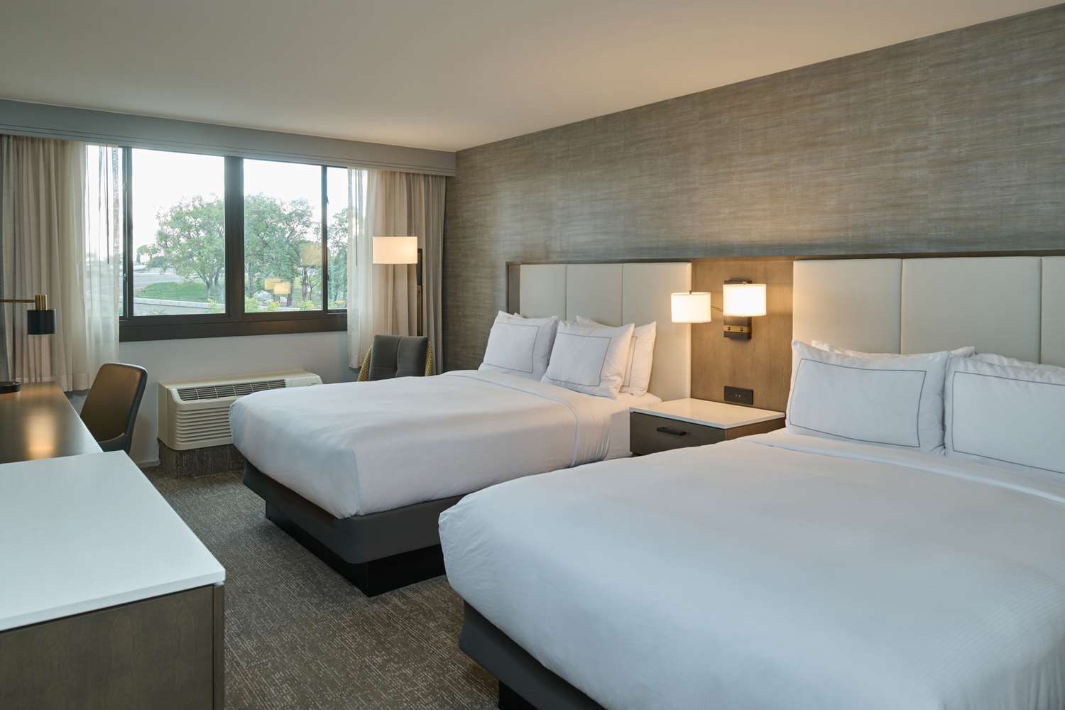 Room at DoubleTree by Hilton Buena Park, BUENA PARK - CA