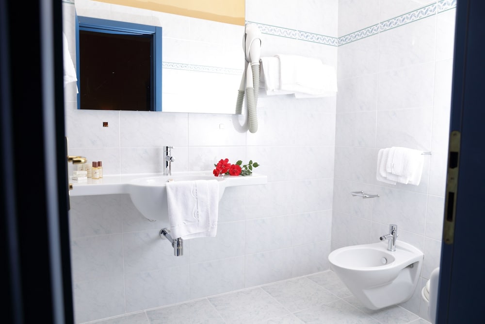 غرفة كلاسيكية بسرير كوين، Riviera Castelsardo Hotel 8/10