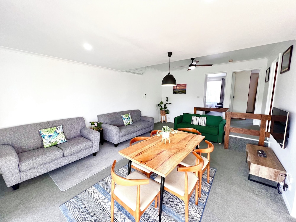 PORT CAMPBELL MOTOR INN 32/50